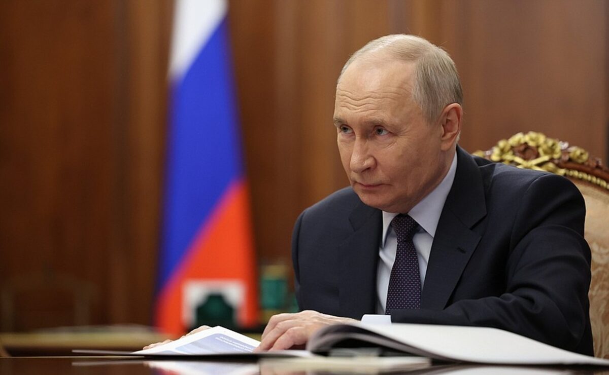 Putin vrea să medieze negocierile dintre SUA și Iran. Ce a discutat cu președintele iranian