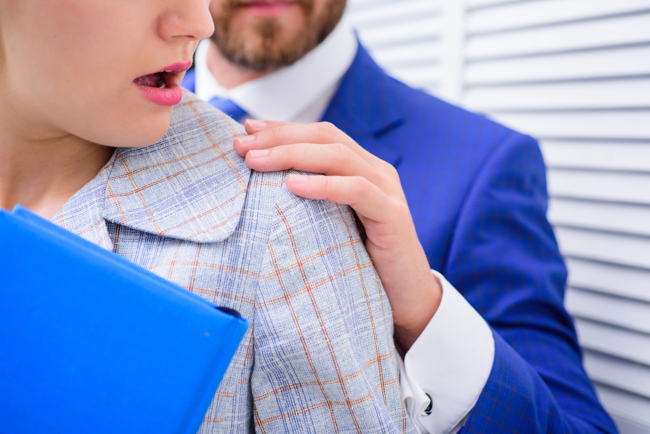 Nesiguranța în spațiile publice crește în rândul femeilor din Olanda. Datele indică un nivel alarmant în rândul celor sub 35 de ani