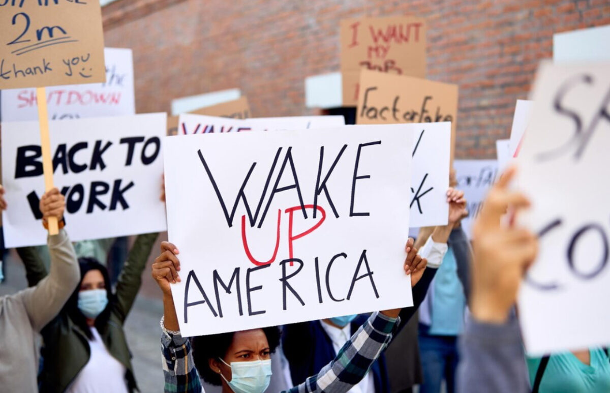 Activiștii de stânga din SUA se pregătesc să răstoarne sistemul politic