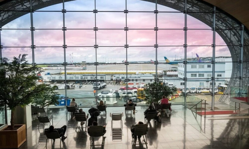 Avertisment nou în aviație: Urmează săptămâni de perturbări din cauza crizei kerosenului