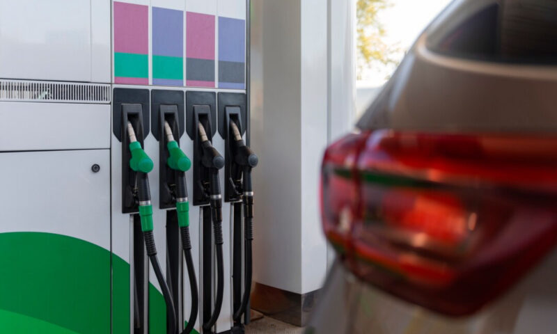 Benzina a coborât sub 10 lei pe litru. Stația unde șoferii găsesc cel mai mic preț din țară
