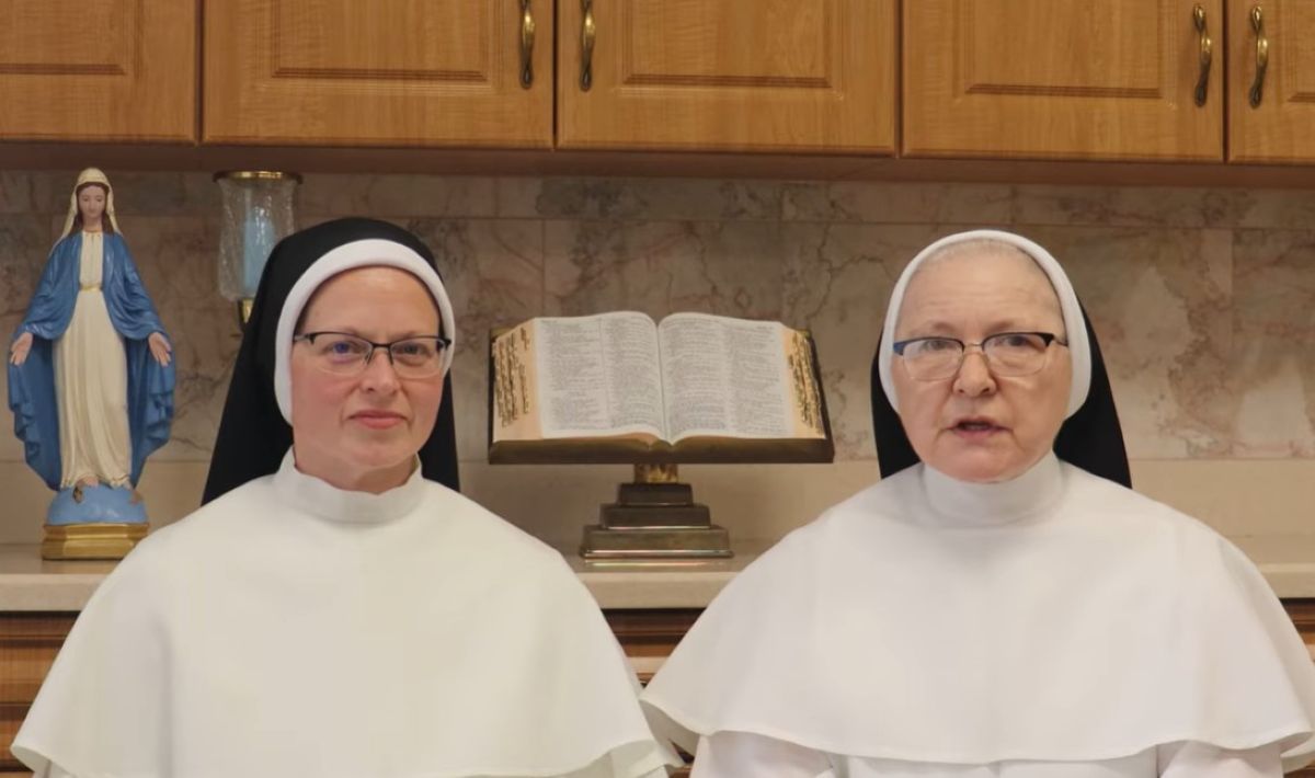 Călugărițele catolice riscă închisoarea dacă se opun internării transsexualilor în centrul în care lucrează