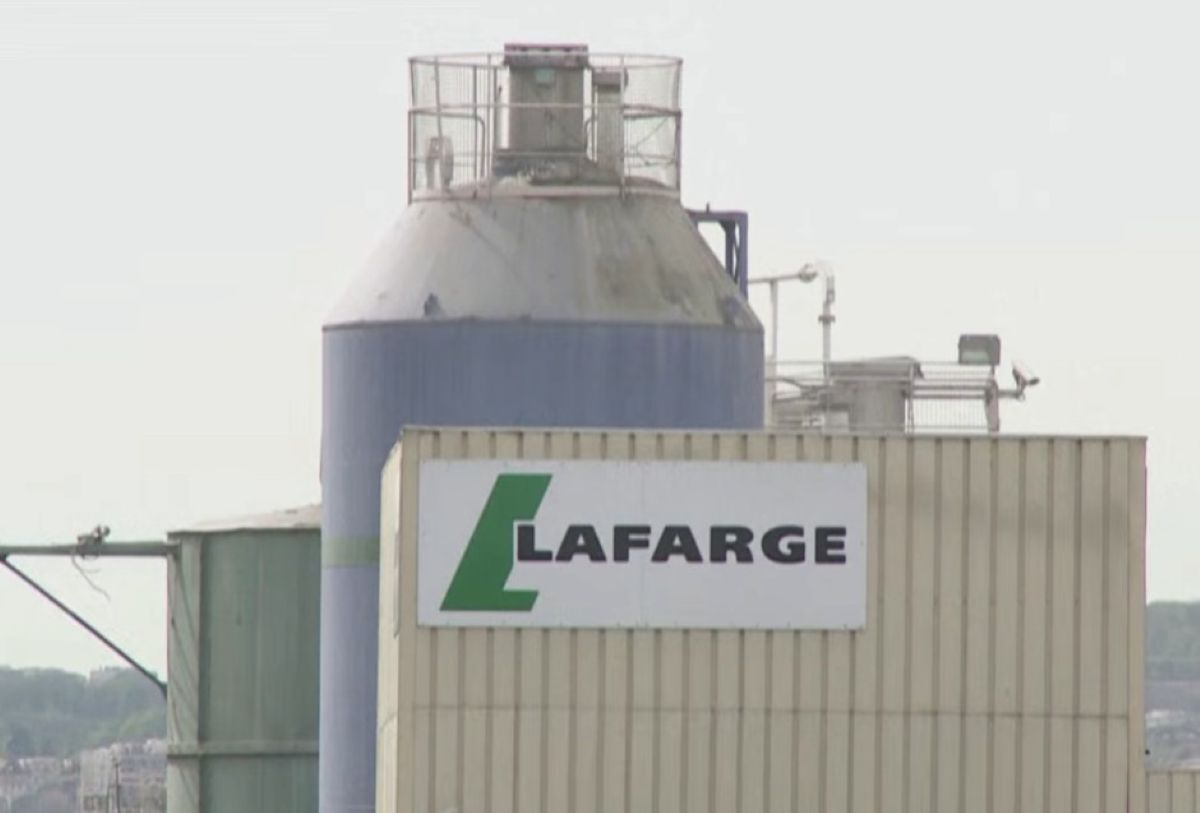 Compania Lafarge, condamnată în Franța pentru finanțarea terorismului în Siria