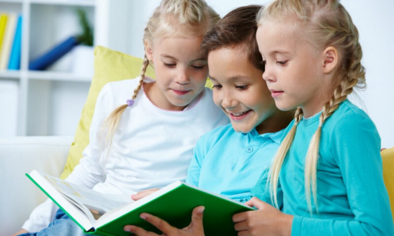 Cititul, obiceiul care modelează creierul încă din primii ani de școală. Efectele sunt vizibile în anii adolescenței