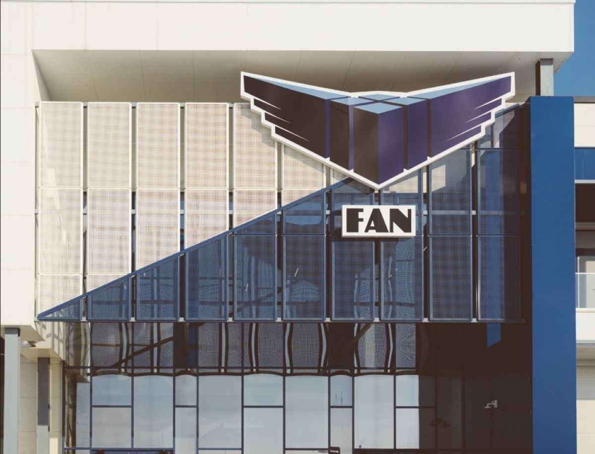 FAN Courier a închis agențiile pentru public. Cum pot intra clienții în posesia coletelor, începând de luni