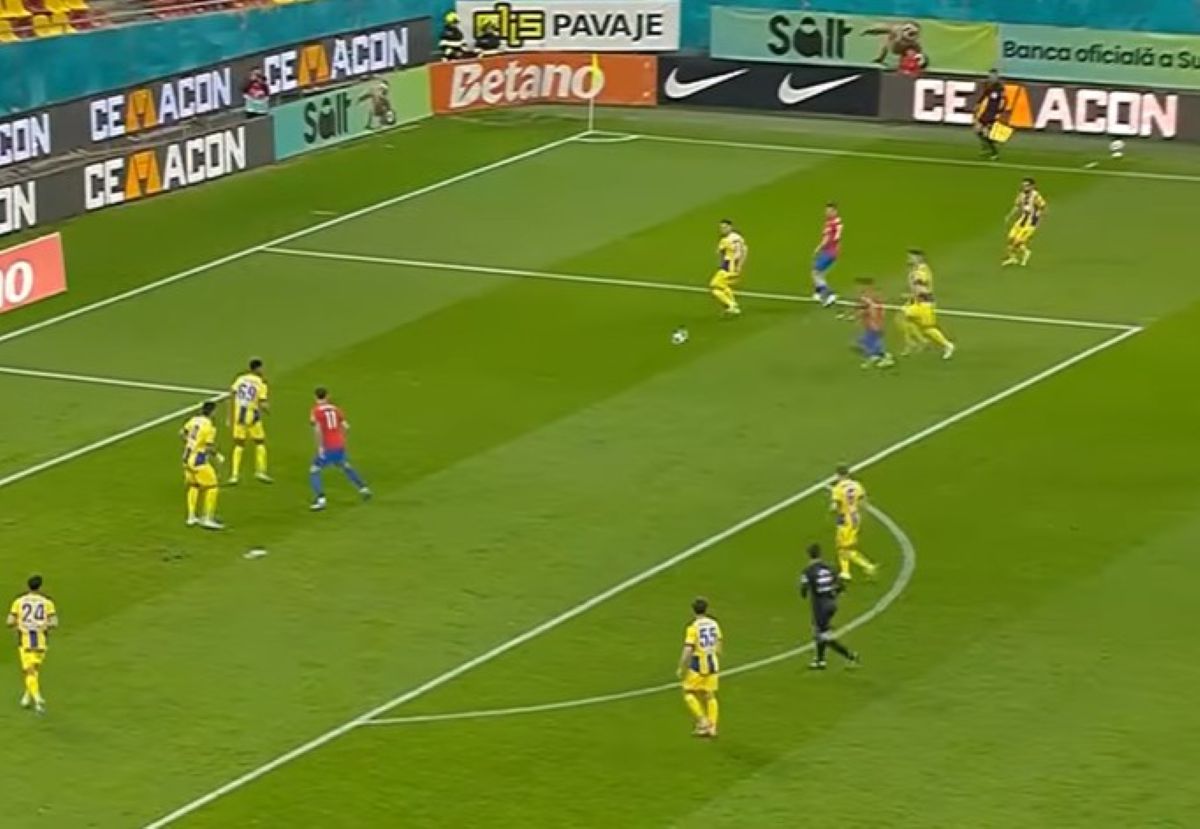 Fază de joc din FCSB-Petrolul
