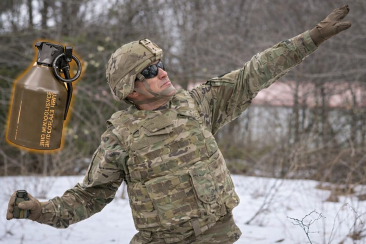 SUA introduce o grenadă bazată pe undă de șoc. Prima schimbare majoră în acest tip de armament după Războiul din Vietnam