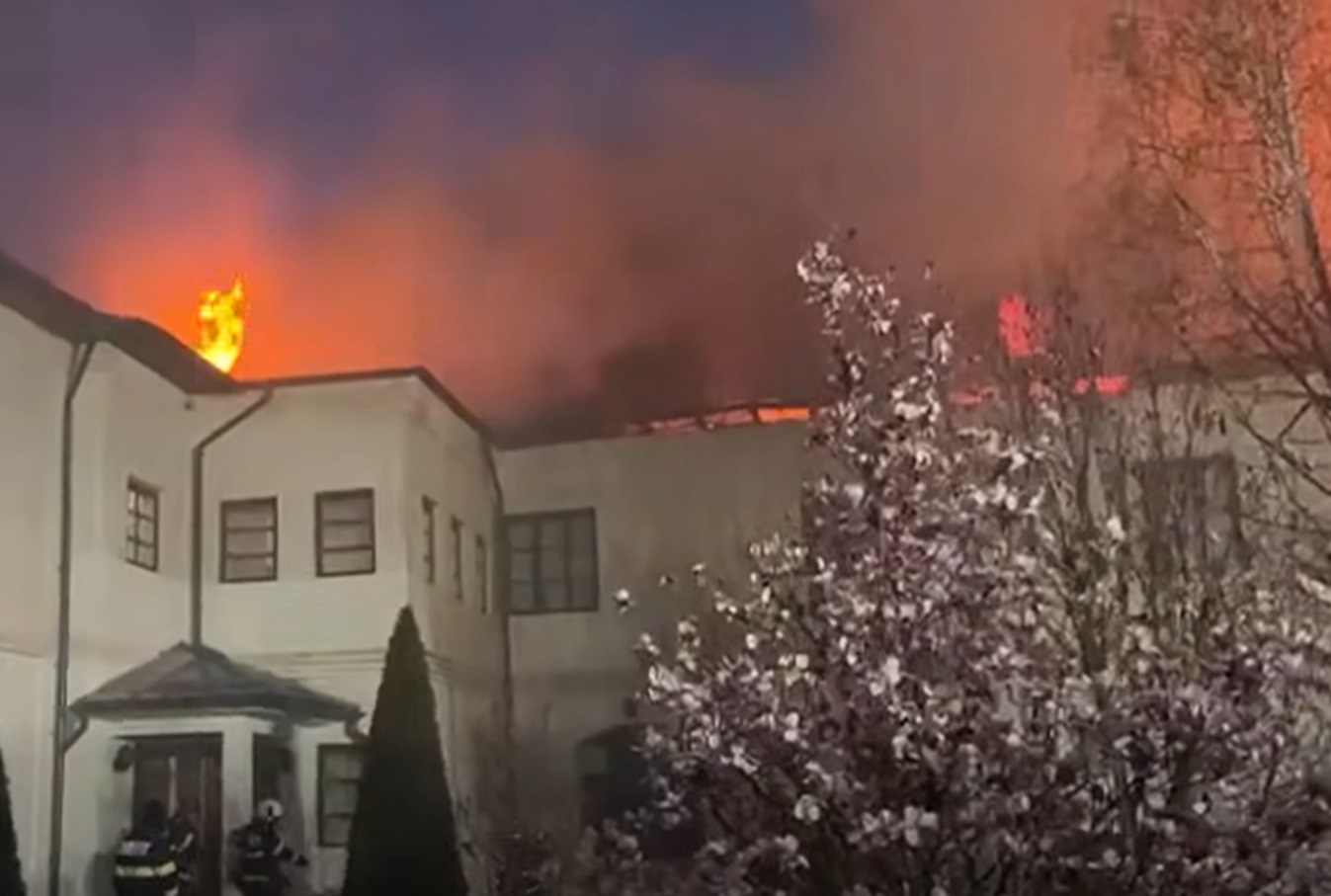 Incendiu în noaptea de Înviere la Mănăstirea Bistrița din județul Vâlcea