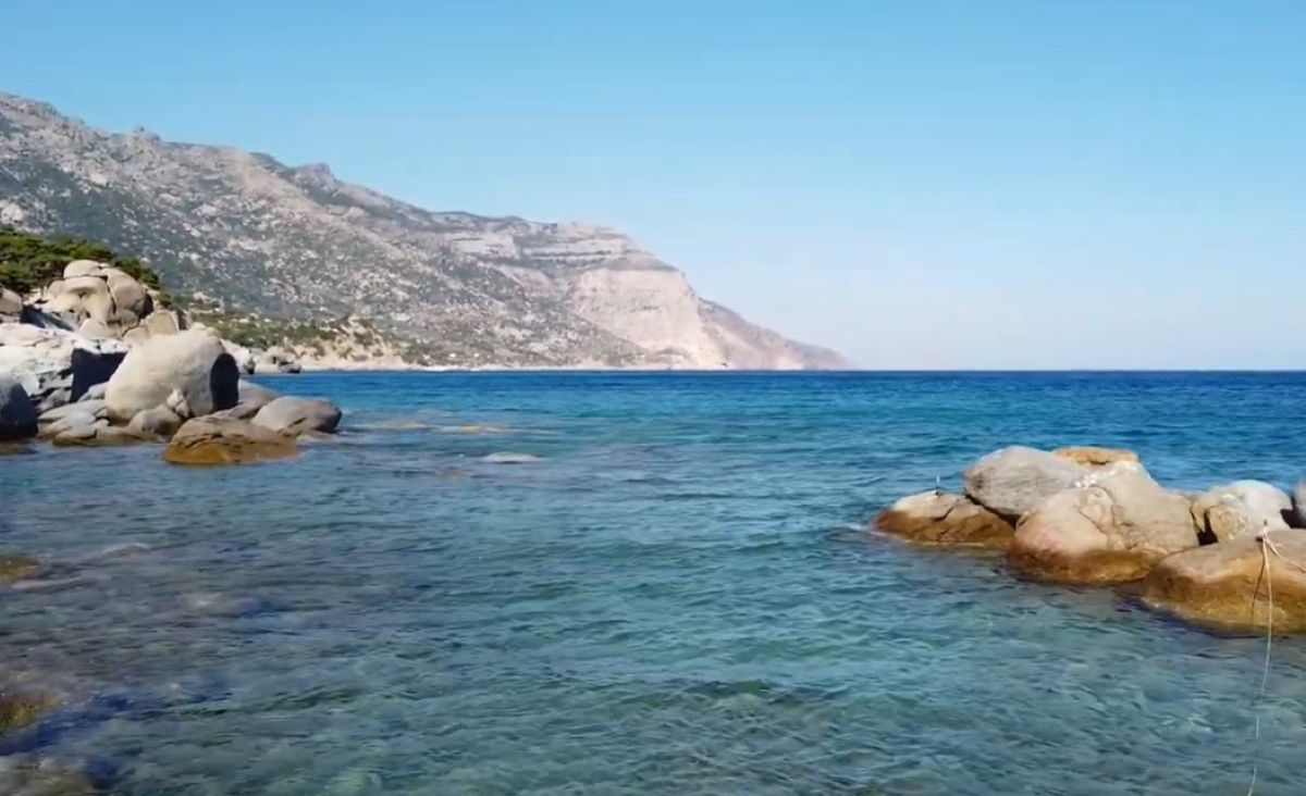 Insula din Grecia unde oamenii ating frecvent 90 de ani. Ce arată studiile despre longevitatea din Ikaria