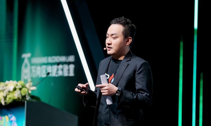 Miliardarul Justin Sun dă în judecată platforma crypto a familiei Trump pentru fraudă și șantaj