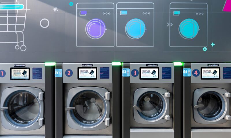 De ce tot mai mulți oameni aleg spălarea și uscarea rufelor în 45 de minute