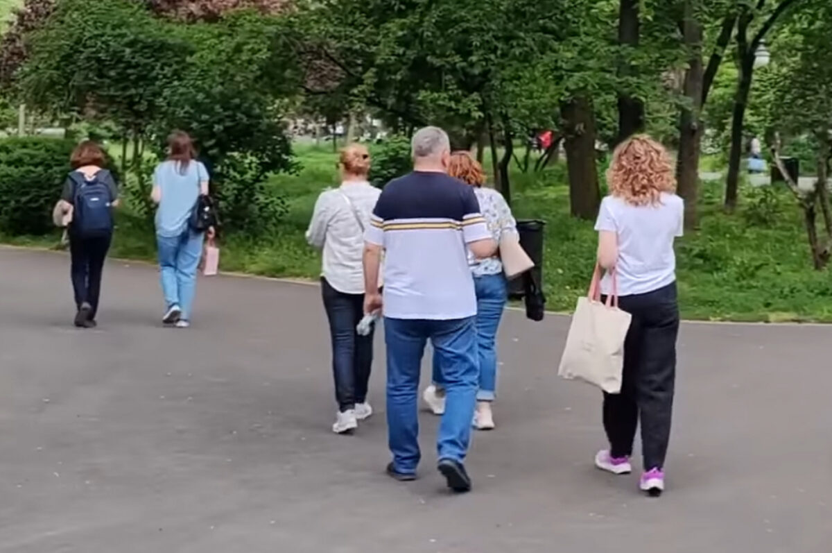 Românii, tot mai sceptici în privința viitorului potrivit unui sondaj IRSOP