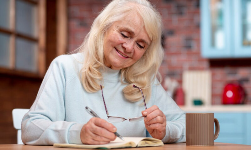 Cumularea stagiilor de cotizare ar putea permite pensionarea mai devreme. Schimbările propuse în lege