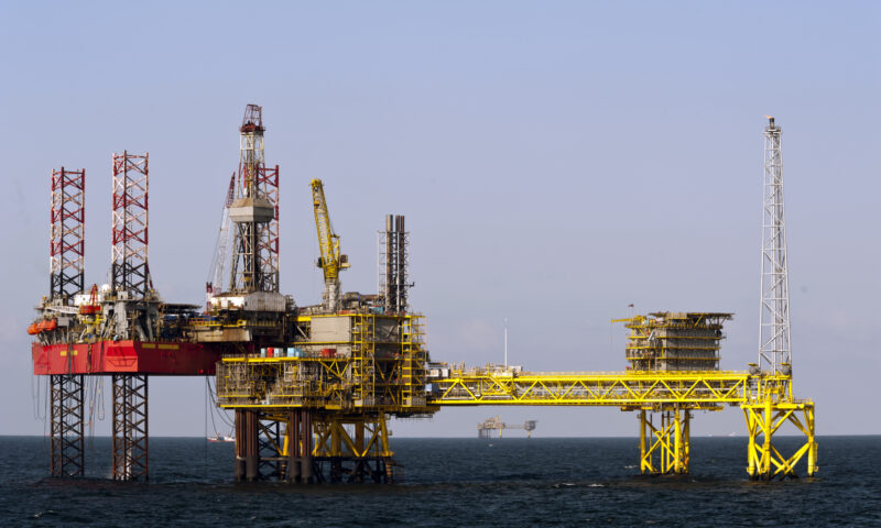 Taxă UE pentru companiile petroliere. Șase state cer măsura