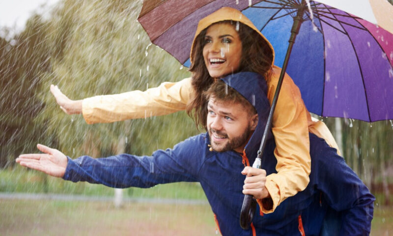 Prognoza meteo, 23 aprilie. Frig, ploi și vânt puternic în următoarele ore. Meteorologii au anunțat când se încălzește vremea