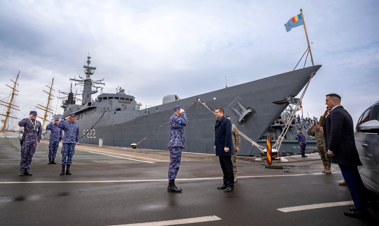 Ministrul Radu Miruță vrea să plătească datoria către Damen din banii SAFE. Un miliard de euro pentru 4 nave ușoare