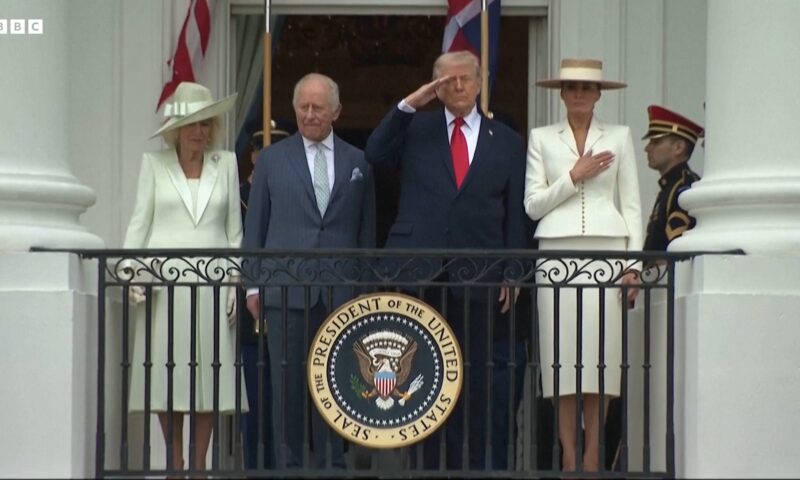 Regele Charles i-a oferit un cadou istoric lui Trump și a stârnit râsete cu o glumă. Pledoarie pentru unitatea NATO
