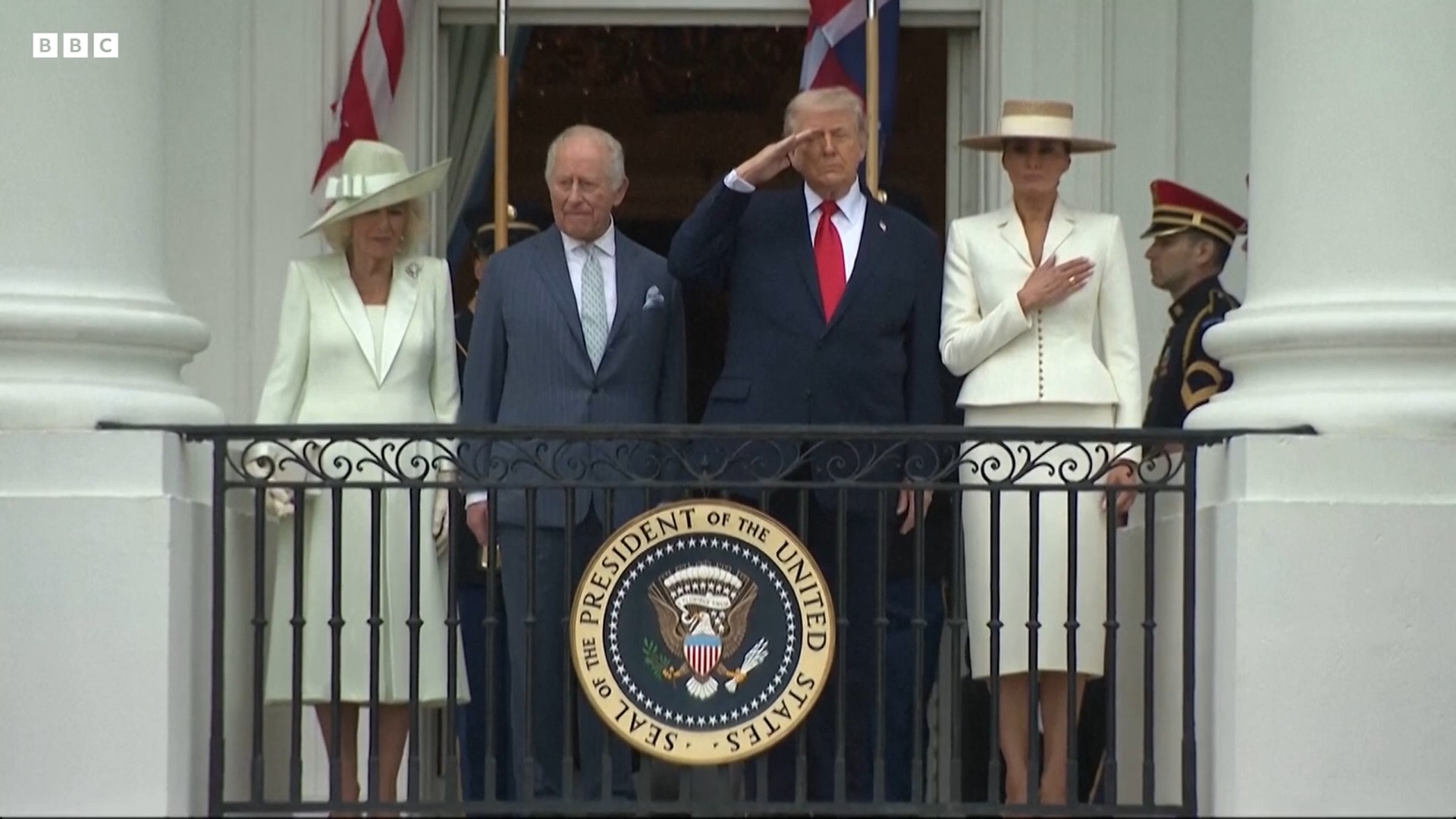 Regele Charles i-a oferit un cadou istoric lui Trump și a stârnit râsete cu o glumă. Pledoarie pentru unitatea NATO