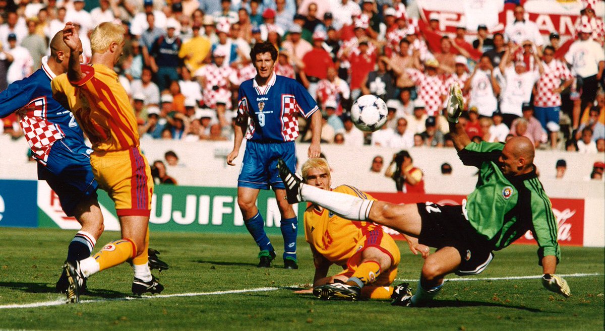 Cum arăta România în 1998, anul ultimului Mondial al naționalei. Criză în Guvern, inflație, internet prin telefonul fix și muzică pe casete