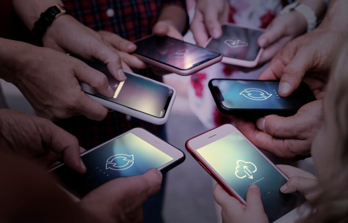 Marii operatori de telefonie din Franța se luptă pentru preluarea companiei SFR. Orange se află la masa negocierilor