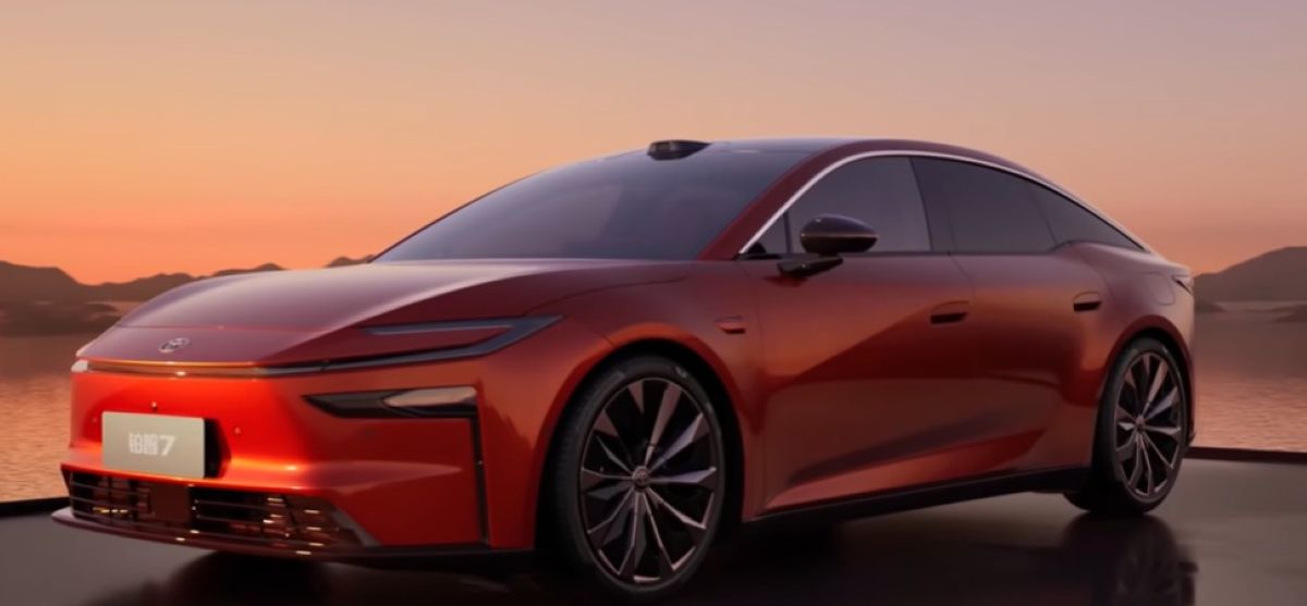 Toyota a lansat bZ7, la un preț sub Dacia Duster. Ce caracteristici are noul model