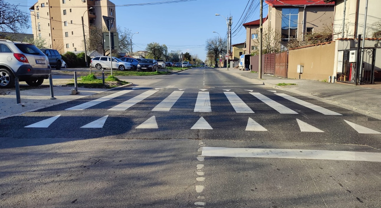 Bucureștiul începe supraînălțarea trecerilor de pietoni în zonele cu risc. Primăria anunță și iluminarea intensă a 140 de „zebre”.
