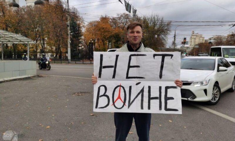 Activist civic din Rusia, găsit mort în condiţii suspecte într-o închisoare din Voronej. Militase împotriva războiului din Ucraina