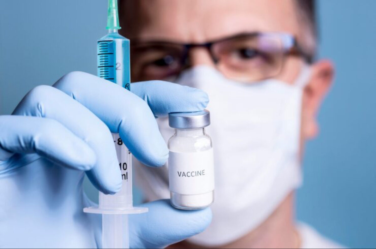 România, negocieri cu Pfizer pentru utilizarea banilor pe alte medicamente. Dozele de vaccin ar putea fi distruse în țară