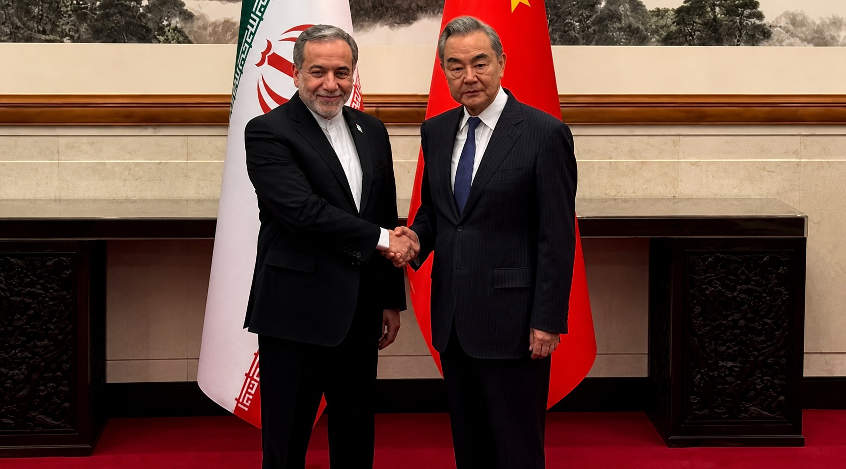 China și Iran își intensifică dialogul diplomatic pe fondul crizei din Orientul Mijlociu