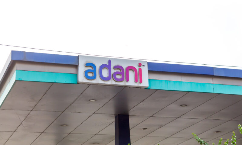 Adani Enterprises plătește milioane pentru un acord cu SUA. Autoritățile americane investighează legături cu importuri de gaz din Iran
