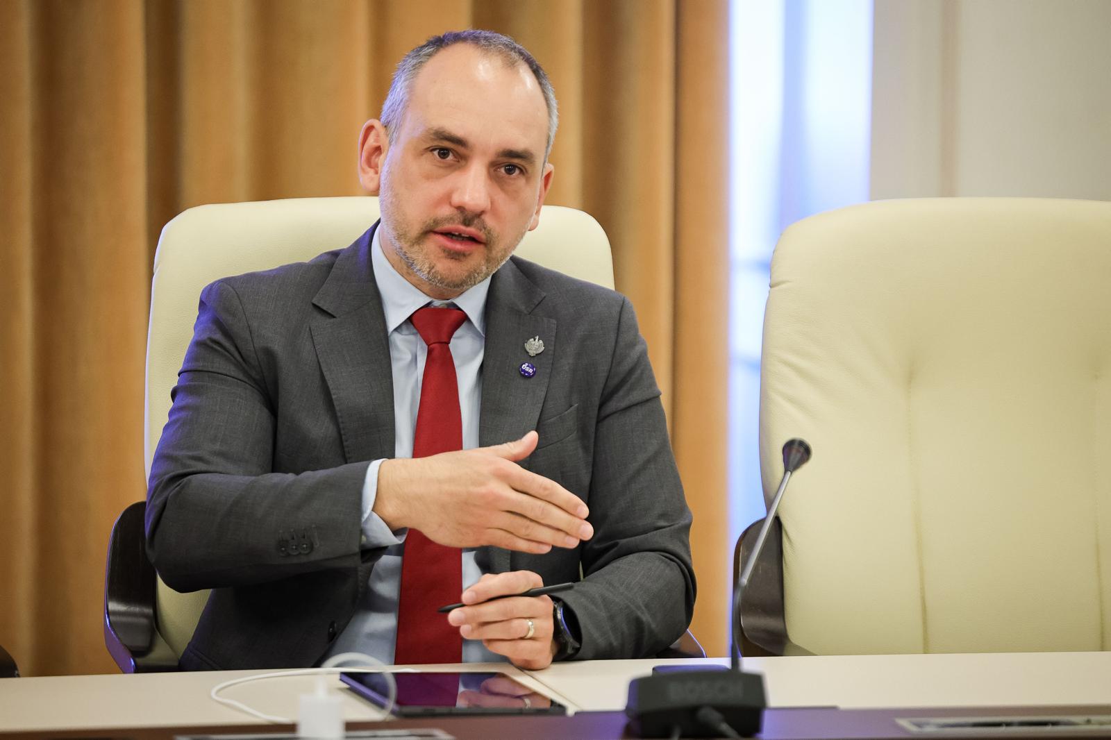 USR propune măsuri împotriva comerțului cu lucrări de licență, disertație sau doctorat