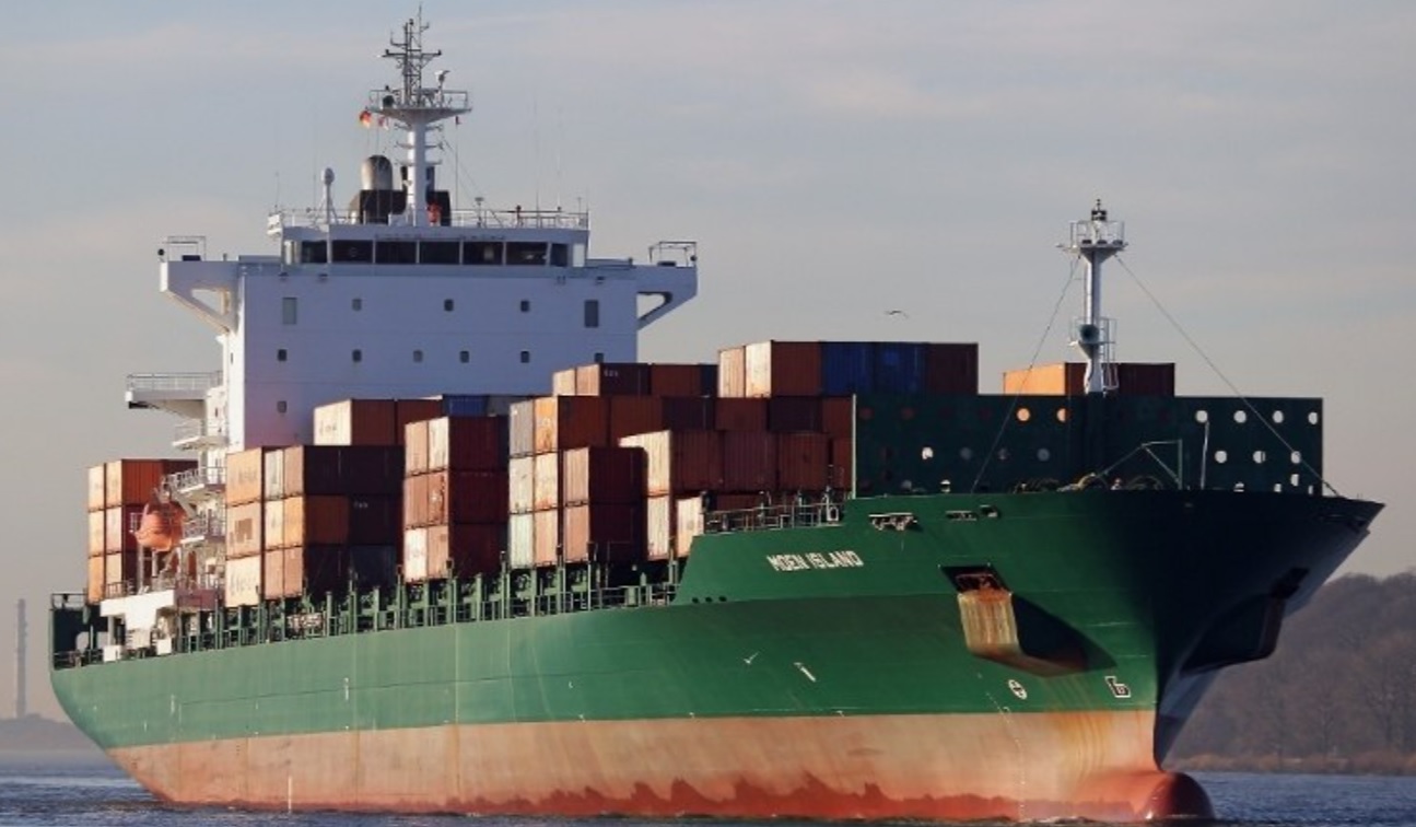 Atac asupra unei nave sub pavilion francez în Strâmtoarea Ormuz. Echipajul rănit, trafic maritim afectat