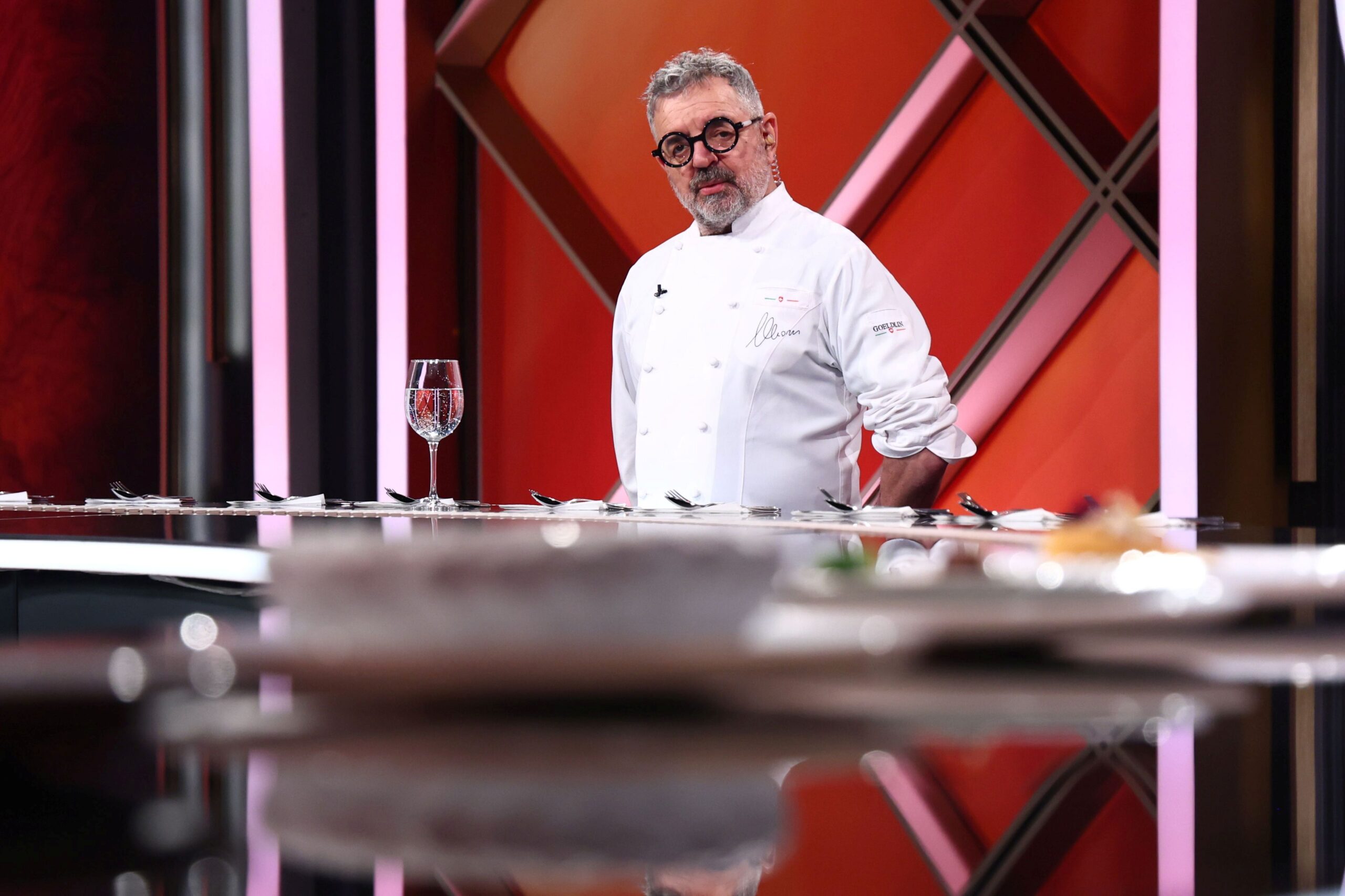 Semifinala Chefi la cuțite aduce o jurizare de excepție: Chef-ul cu 3 stele Michelin Mauro Uliass