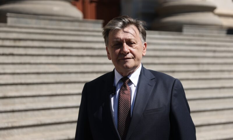 Crin Antonescu, enervat de comparația făcut de CTP între Traian Băsescu și Nicușor Dan