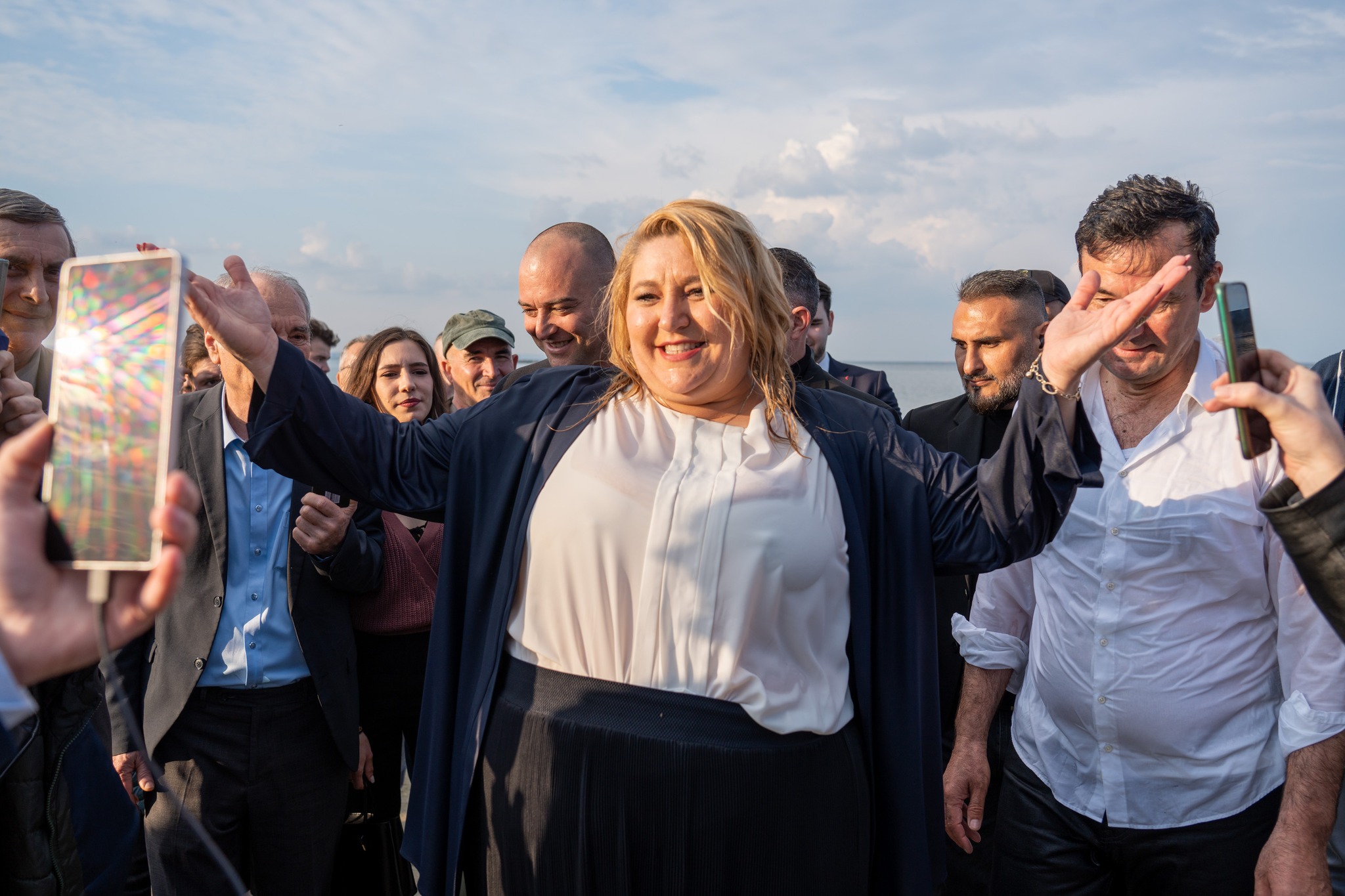 Cum îl încurcă pe Nicușor Dan mișcarea făcută de Diana Șoșoacă