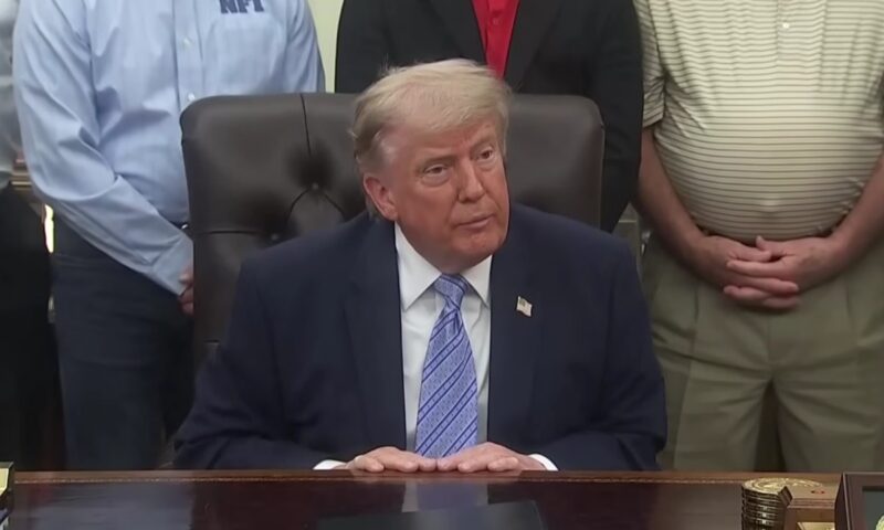 Trump ar putea să nu meargă la nunta fiului său. „Nu vine la momentul potrivit. Am o problemă”