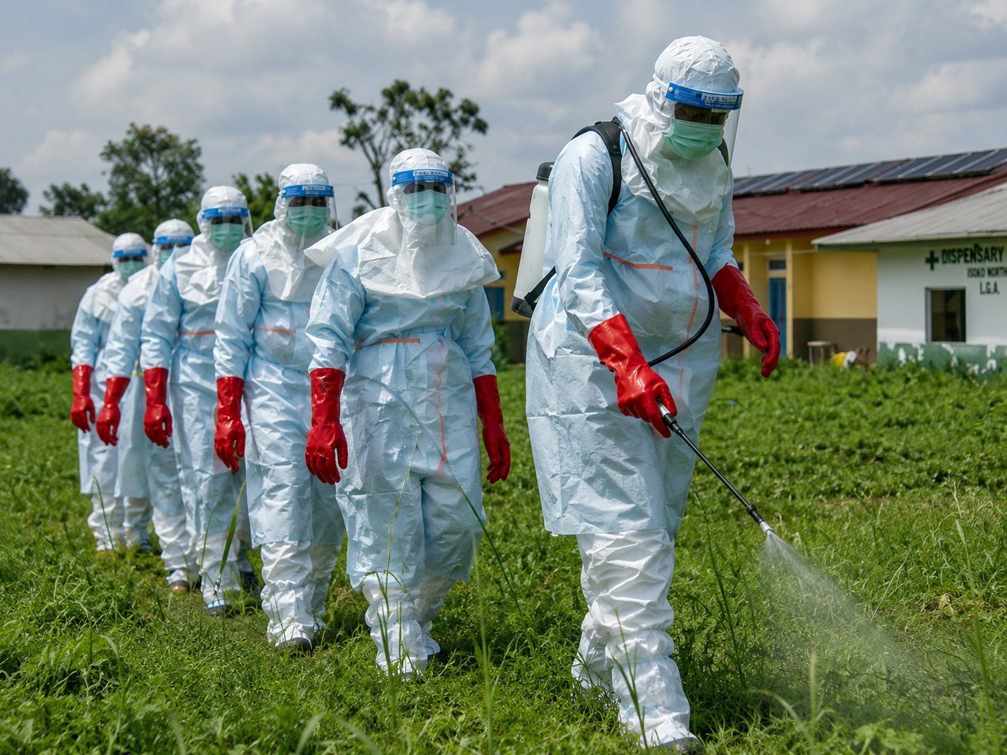 Ebola se extinde în Africa și zece țări sunt clasificate cu risc ridicat