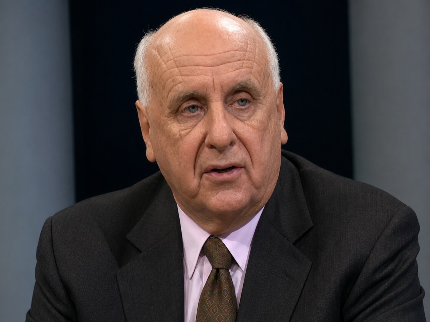 Un nume-cheie al diplomației belgiene a murit înainte de a fi judecat. Étienne Davignon era acuzat în cazul Lumumba
