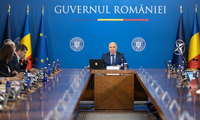 Care sunt cheltuielile statului pentru personalul din administrație. Raport guvernamental