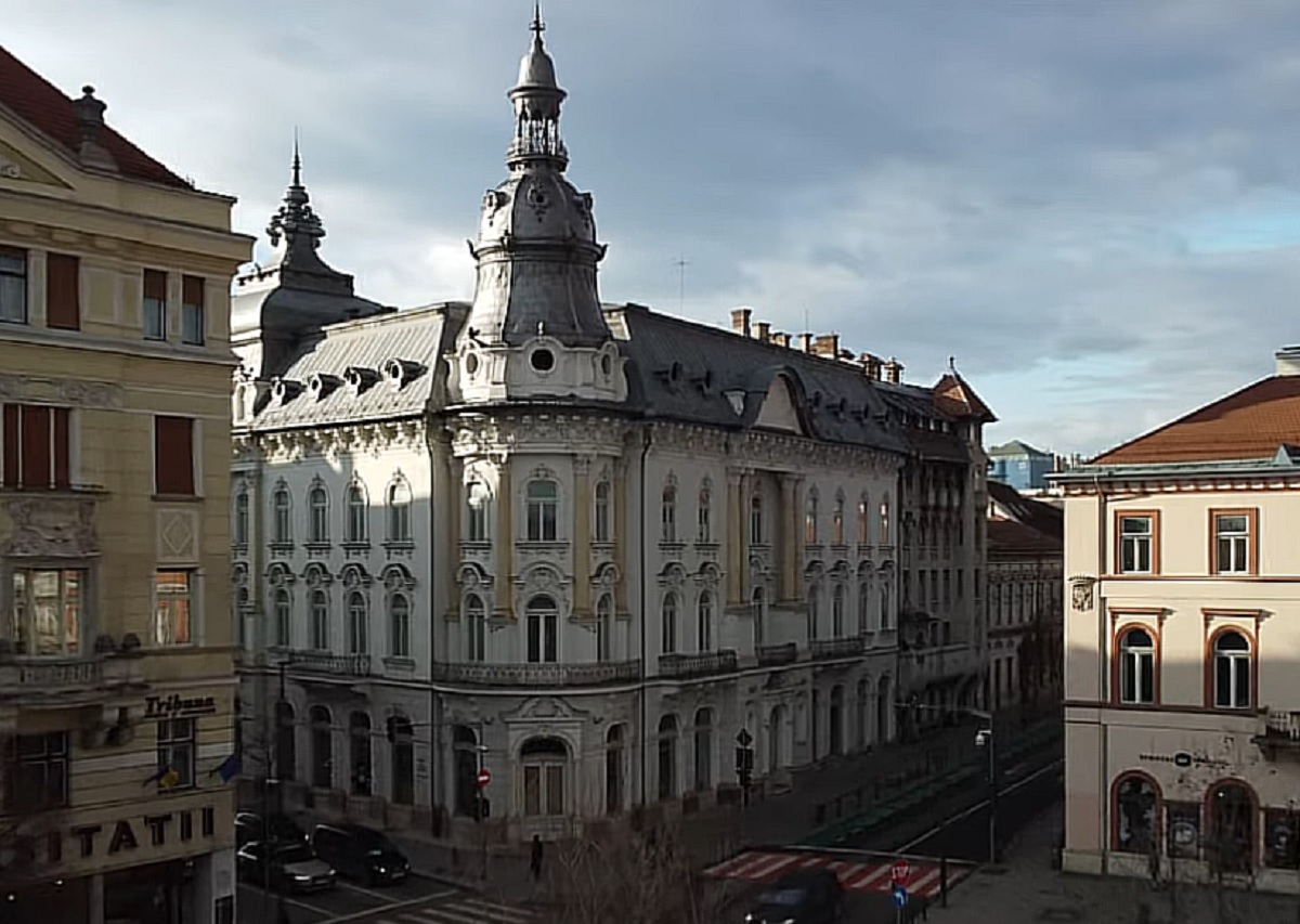 Emil Boc nu le lasă fraților Tate Hotelul Continental. Primăria are drept de preempțiune