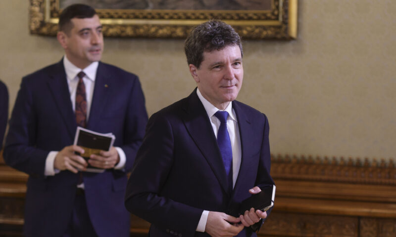 George Simion, moment stânjenitor la Cotroceni. Imagini de la întâlnirea cu Nicușor Dan