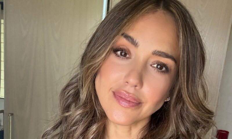 Jessica Alba, topless la spa. Cum arată actrița la 45 de ani, cu trei copii