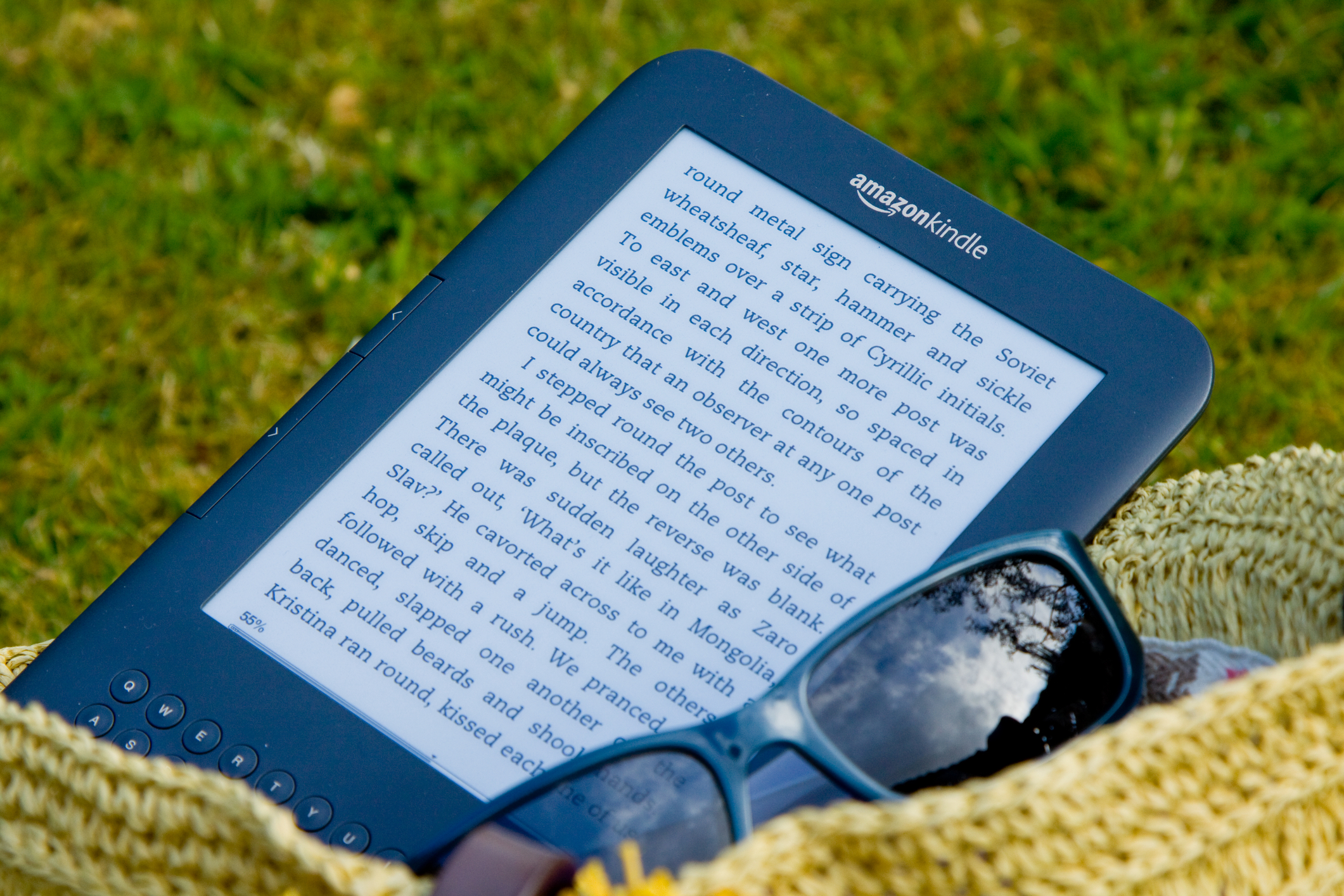 Amazon oprește suportul pentru Kindle-urile vechi. Ce se schimbă după 20 mai