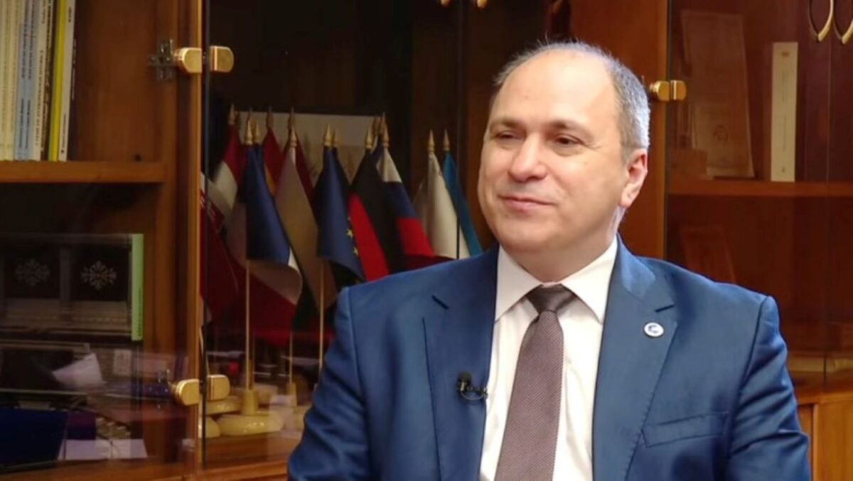 Mihai Dimian își va dona salariul de ministru. Motivul acestei decizii