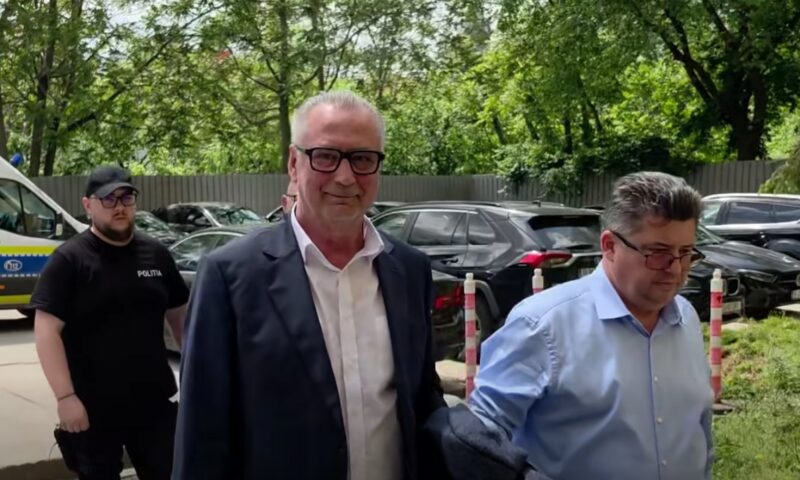 Cine este Petrică Munteanu, acuzat de uz de fals alături de șeful vămii, Mihai Savin. Noi detalii din anchetă