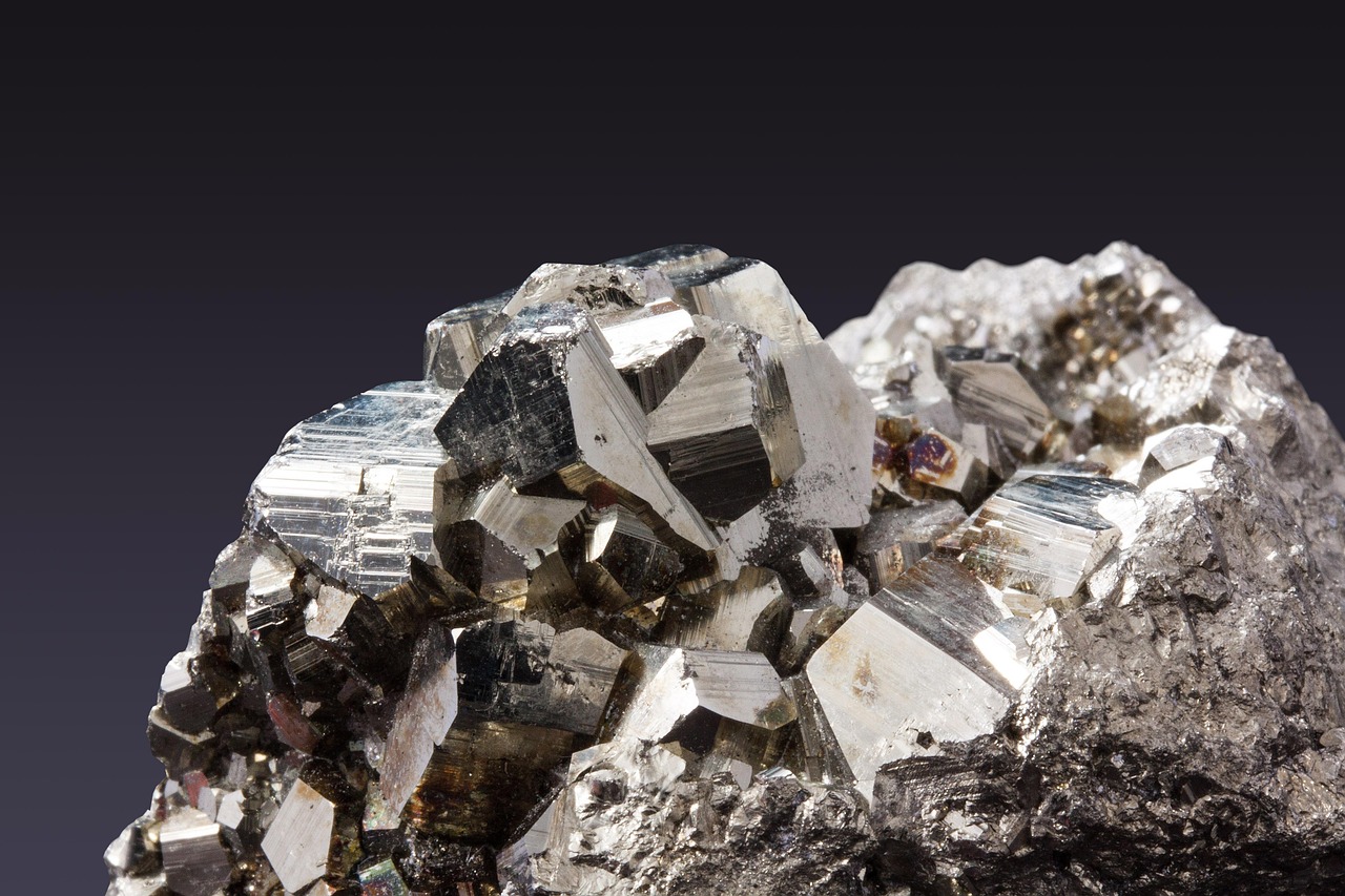 Mineralele esențiale, „petrolul secolului XXI”. Cine câștigă, cine plătește costul
