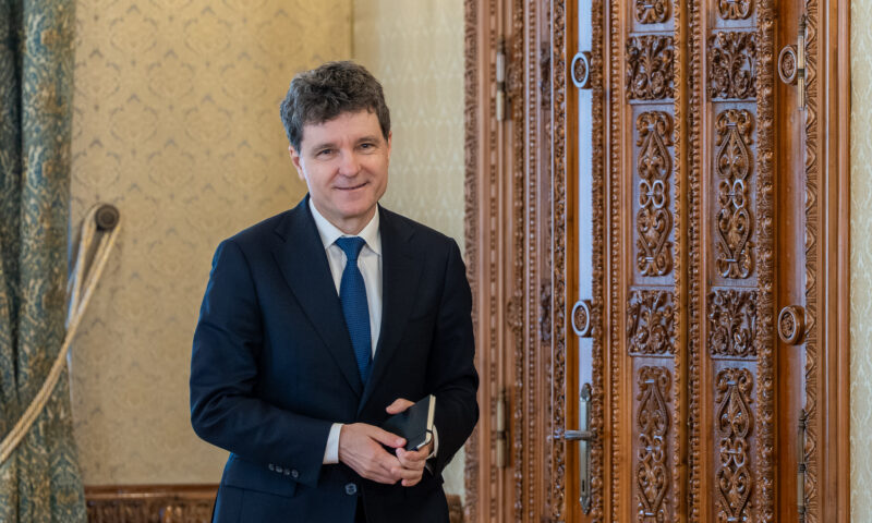 Nicușor Dan continuă consultările la Cotroceni. Programul discuțiilor cu parlamentari și grupuri neafiliate
