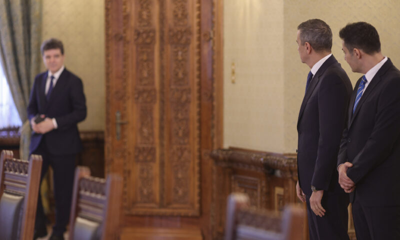 Gestul lui Sorin Grindeanu înainte de întâlnirea cu Nicușor Dan. Imagini de la Cotroceni