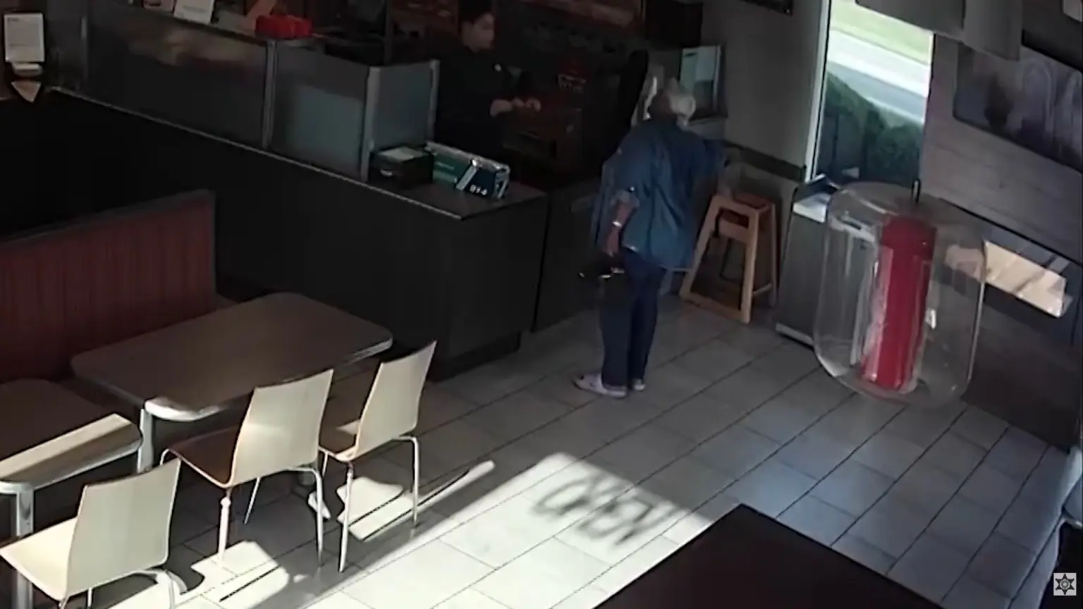 O femeie de 75 de ani a murit într-un restaurant, după o dispută privind comanda