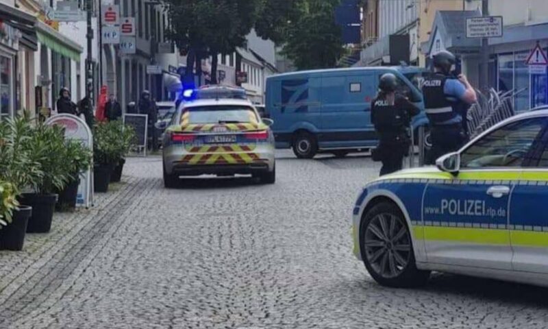 Luare de ostatici în Germania, la o bancă. Centrul orașului, izolat de poliție